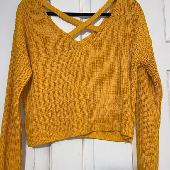 Divided bright yellow criss cross back sweater size meduim - Picture 2 of 4
